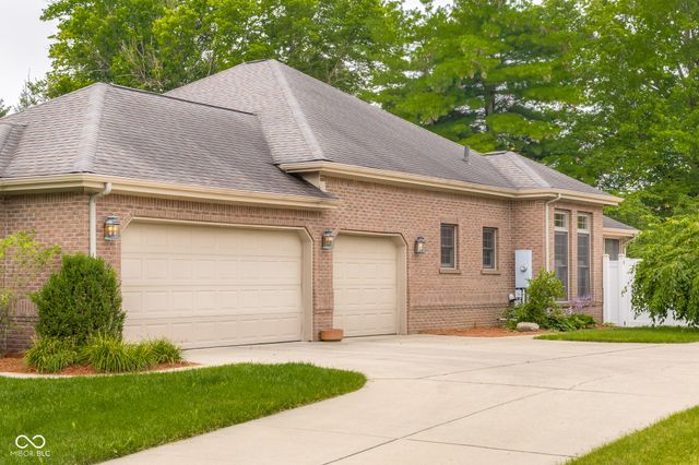 3610 Woodfield Place, Columbus, IN 47203