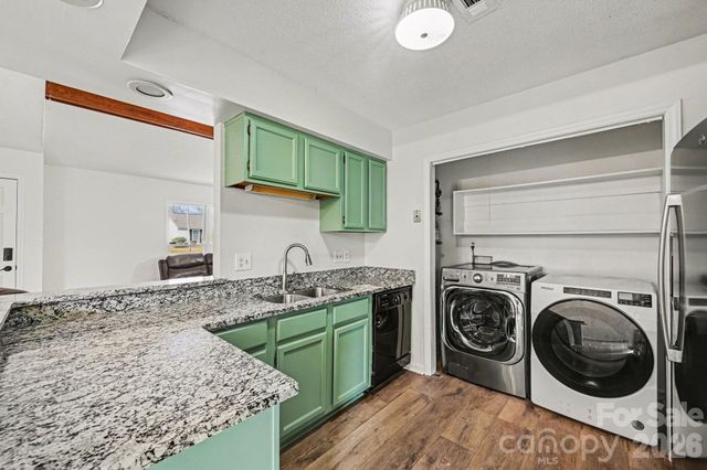 10915 Copper Field Drive, Pineville, NC 28134