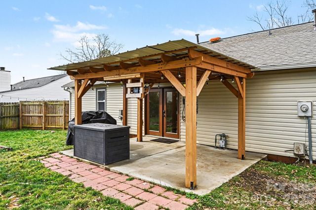 10915 Copper Field Drive, Pineville, NC 28134