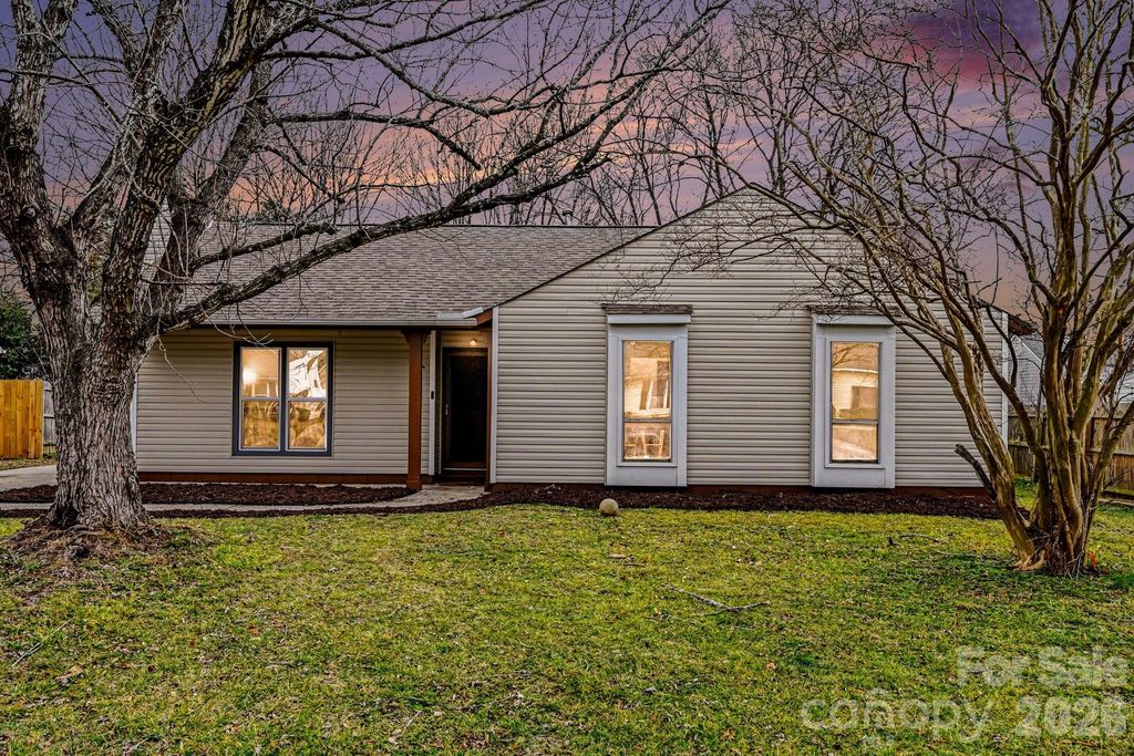 10915 Copper Field Drive, Pineville, NC 28134