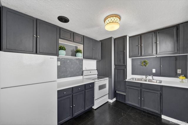 6864 Cornell Street, Taylor, MI 48180