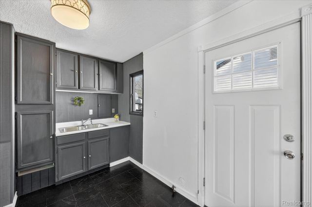 6864 Cornell Street, Taylor, MI 48180