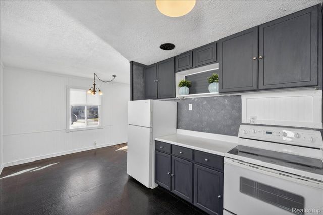 6864 Cornell Street, Taylor, MI 48180