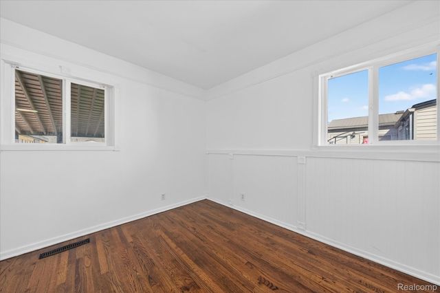 6864 Cornell Street, Taylor, MI 48180