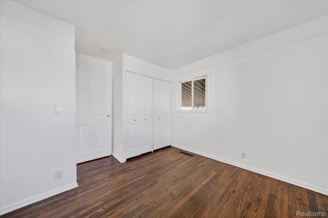 6864 Cornell Street, Taylor, MI 48180