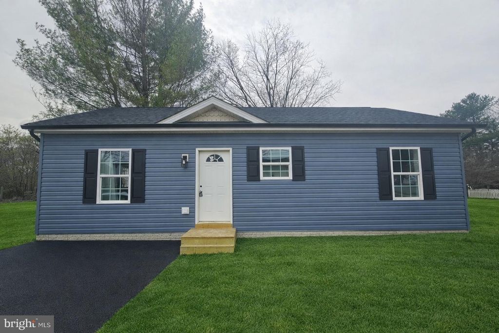 300 E. 11TH AVE, Ranson, WV 25438