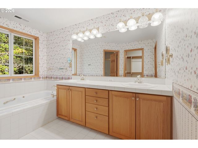 20367 Sw Tremont Way, Beaverton, OR 97007