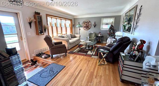 1772 Lakeview Street, Trenton, MI 48183