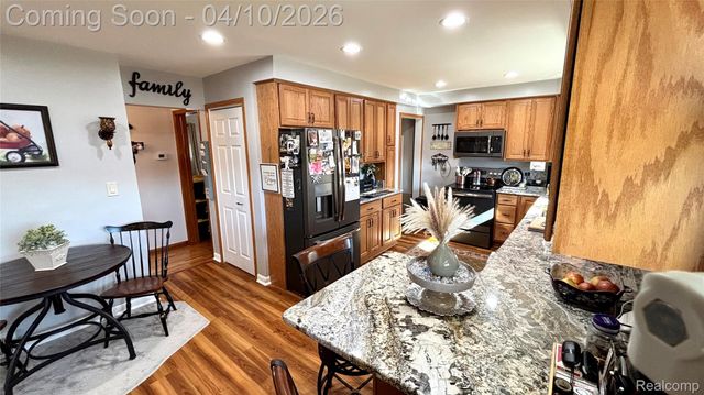 1772 Lakeview Street, Trenton, MI 48183