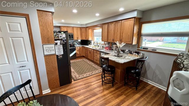 1772 Lakeview Street, Trenton, MI 48183