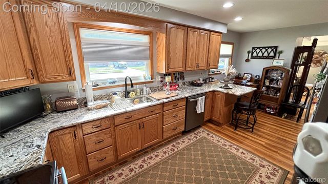 1772 Lakeview Street, Trenton, MI 48183