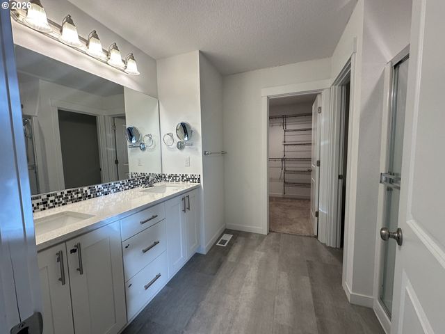 1003 Ne 17TH St, Battle Ground, WA 98604