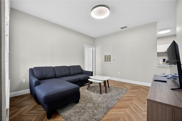 839 GRAND REGENCY POINT 104, Altamonte Springs, FL 32714