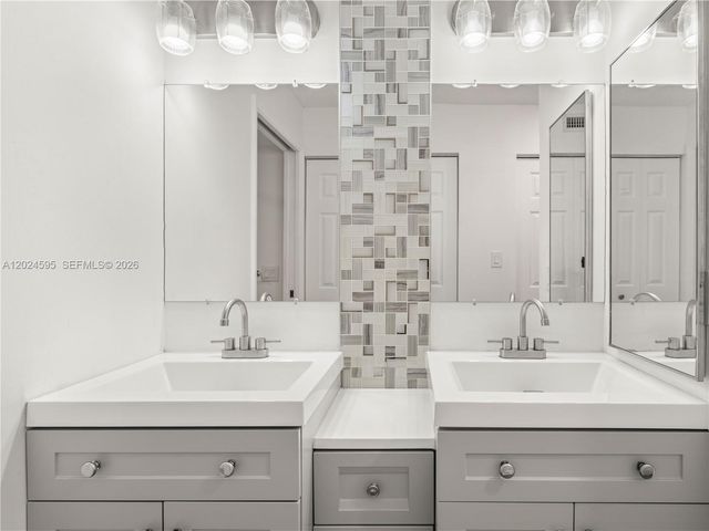 7547 Fairfax Drive 210, Tamarac, FL 33321