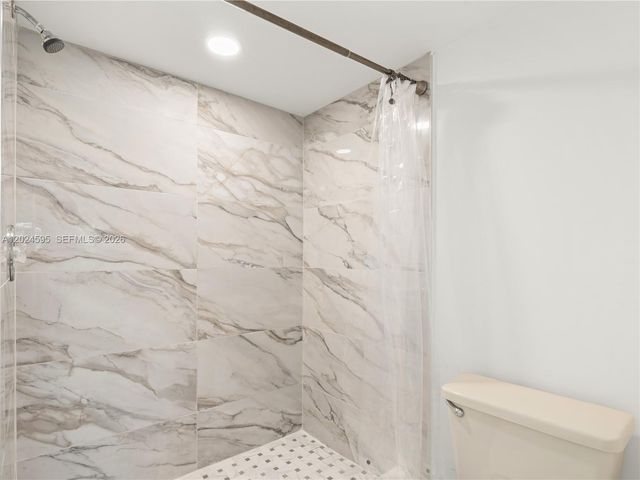 7547 Fairfax Drive 210, Tamarac, FL 33321
