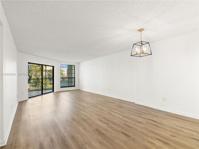 7547 Fairfax Drive 210, Tamarac, FL 33321