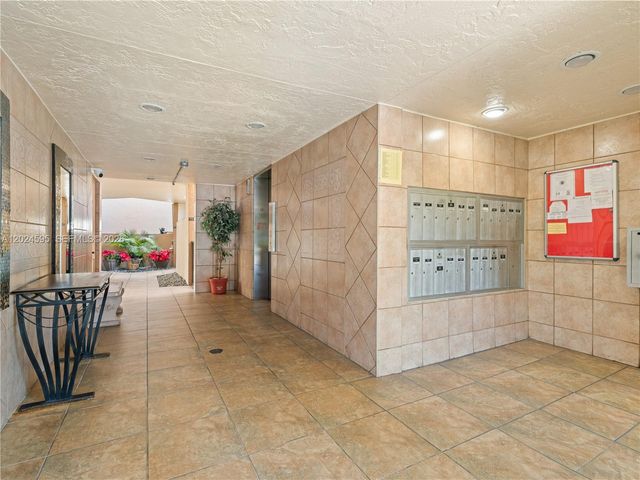 7547 Fairfax Drive 210, Tamarac, FL 33321