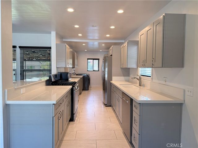 527 N San Antonio Avenue, Ontario, CA 91762