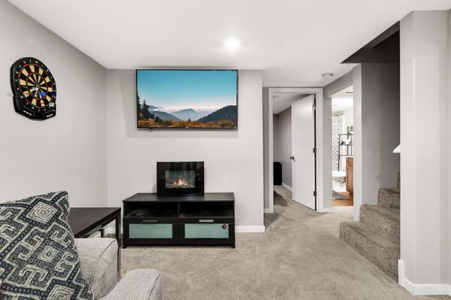 6513 Delaney Avenue, Inver Grove Heights, MN 55076