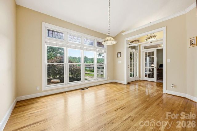 3121 Cove Loop Road, Hendersonville, NC 28739