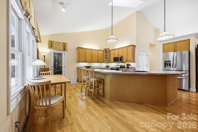 3121 Cove Loop Road, Hendersonville, NC 28739
