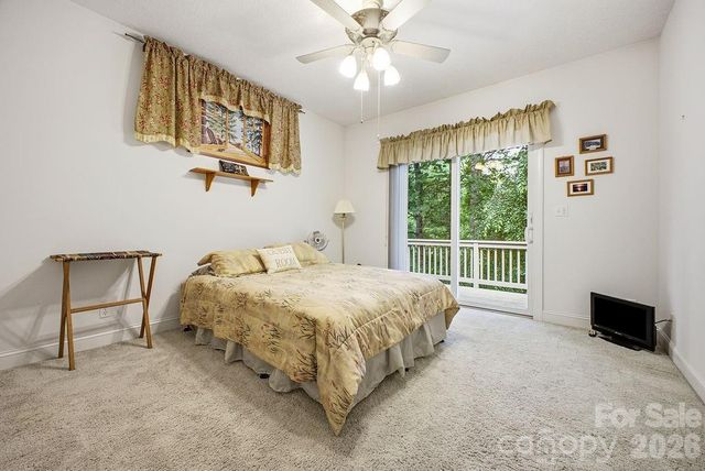3121 Cove Loop Road, Hendersonville, NC 28739