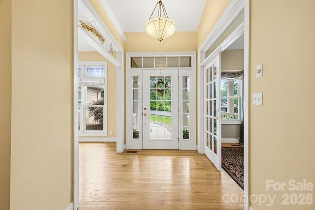 3121 Cove Loop Road, Hendersonville, NC 28739