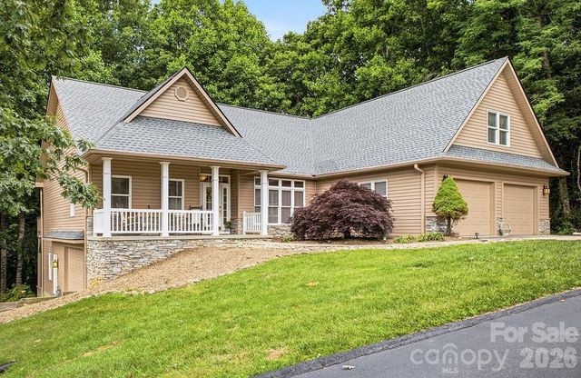 3121 Cove Loop Road, Hendersonville, NC 28739