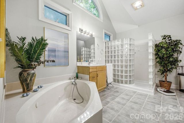 3121 Cove Loop Road, Hendersonville, NC 28739