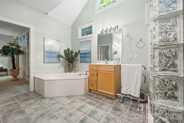 3121 Cove Loop Road, Hendersonville, NC 28739