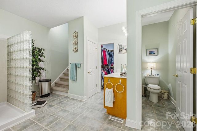3121 Cove Loop Road, Hendersonville, NC 28739