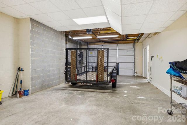 3121 Cove Loop Road, Hendersonville, NC 28739