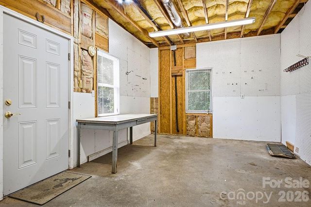3121 Cove Loop Road, Hendersonville, NC 28739