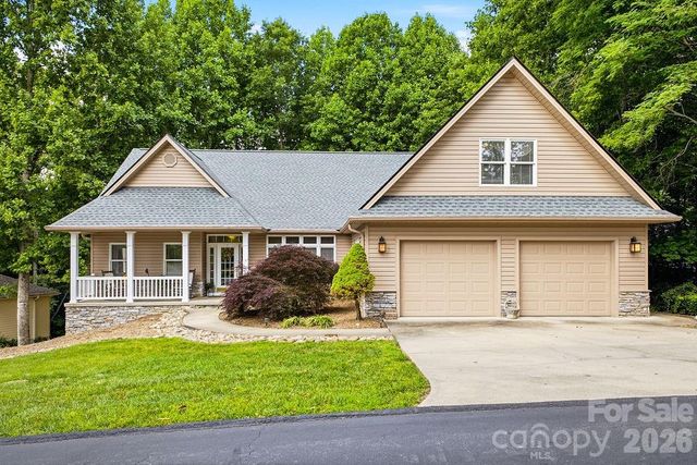 3121 Cove Loop Road, Hendersonville, NC 28739