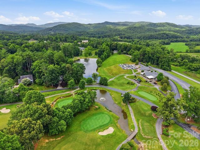 3121 Cove Loop Road, Hendersonville, NC 28739