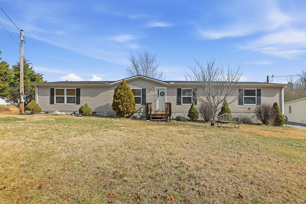 271 Country Meadows Ln, Cookeville, TN 38501