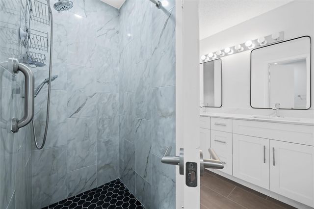 8245 NW 70th Street, Tamarac, FL 33321