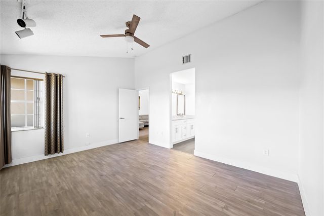 8245 NW 70th Street, Tamarac, FL 33321