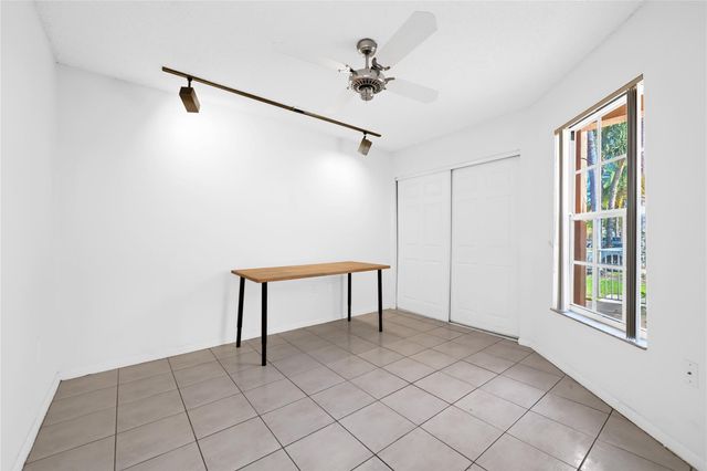 8245 NW 70th Street, Tamarac, FL 33321