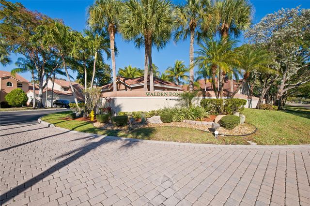 8245 NW 70th Street, Tamarac, FL 33321