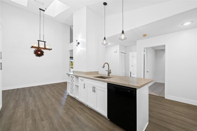 8245 NW 70th Street, Tamarac, FL 33321