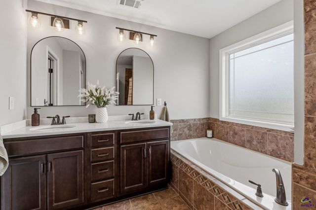146 Hawks Ridge Trace, Byron, GA 31008