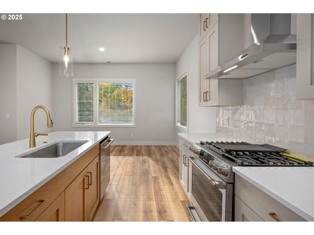 7733 Sw 42nd Ave, Portland, OR 97219