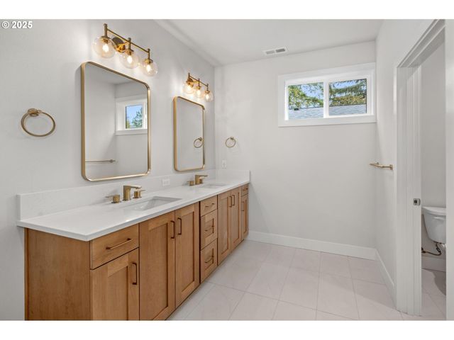 7733 Sw 42nd Ave, Portland, OR 97219