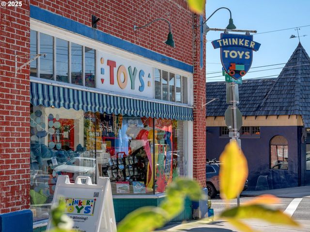 7733 Sw 42nd Ave, Portland, OR 97219