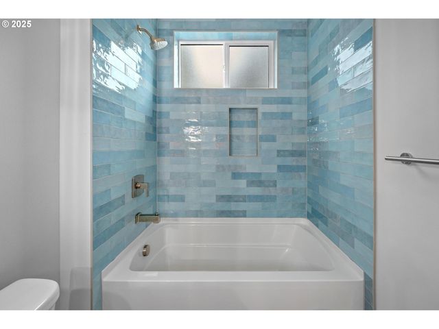 7733 Sw 42nd Ave, Portland, OR 97219