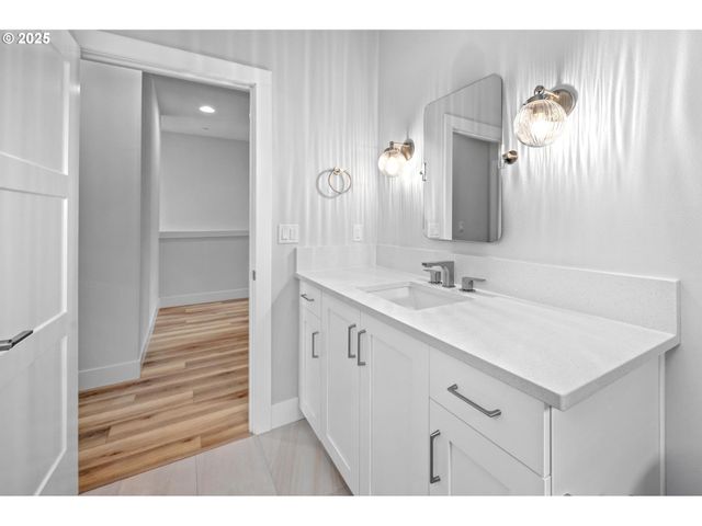 7733 Sw 42nd Ave, Portland, OR 97219