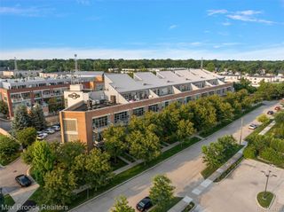 333 E PARENT Avenue 27, Royal Oak, MI 48067