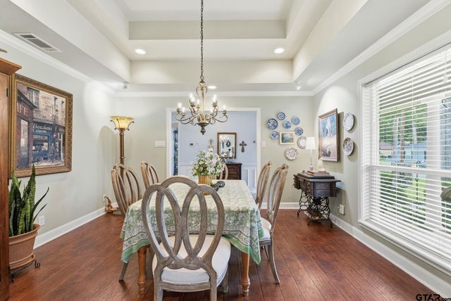 8229 Columbia Dr, Tyler, TX 75703