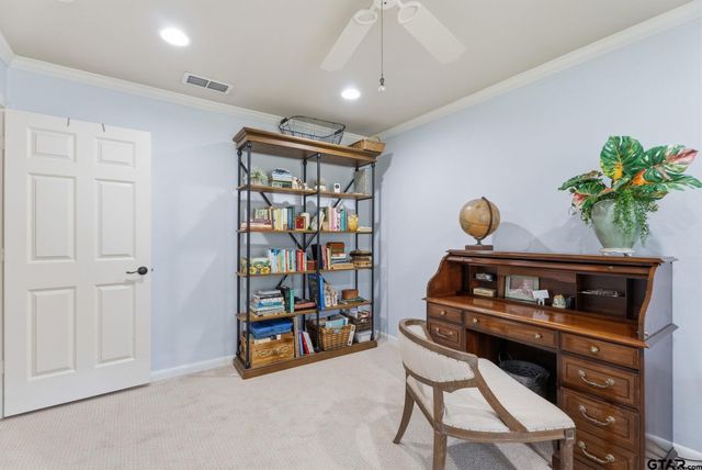 8229 Columbia Dr, Tyler, TX 75703